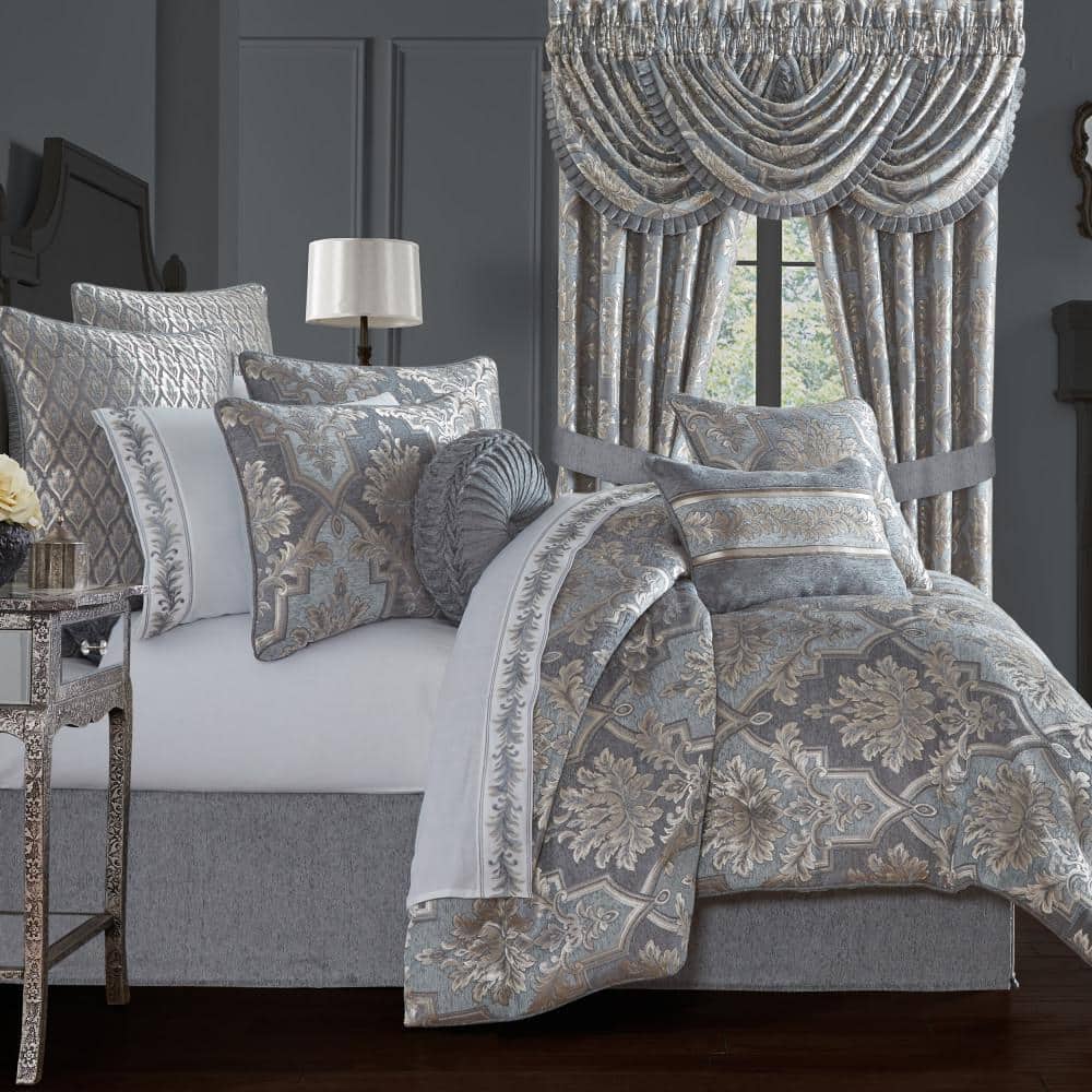 Woodmere 4-Piece. Powder Blue Polyester King Comforter Set 96 X 110 in.