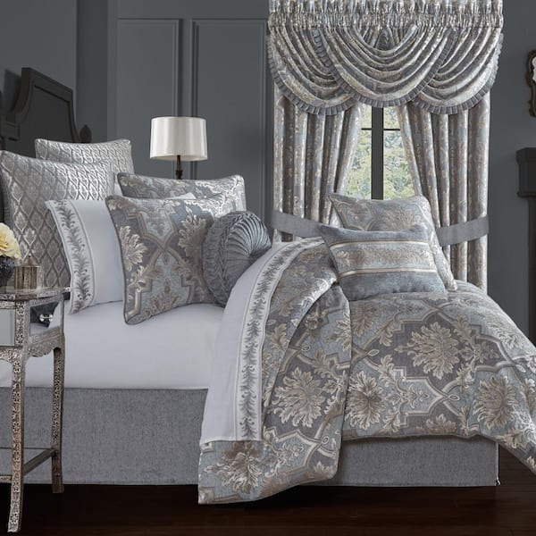 Unbranded Woodmere 4-Piece. Powder Blue Polyester King Comforter Set 96 X 110 in.