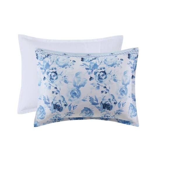 Queen comforter set NIB Light fashion Blue Plus Decorative Pillows