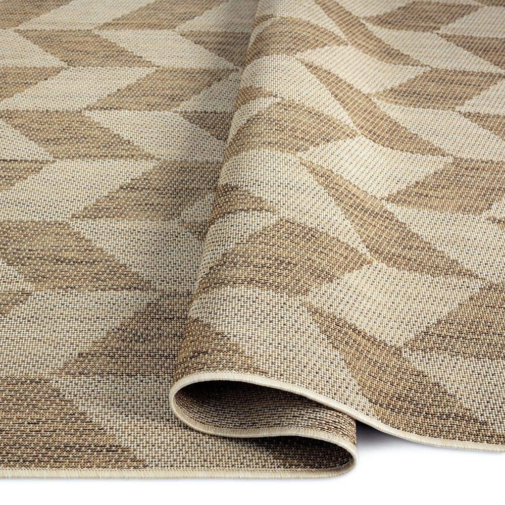 Brown and Beige Herringbone Indoor/Outdoor Area Rug 5'2" x 7'2"