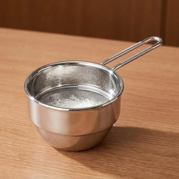 Retro Stainless Steel Fine Mesh Flour Sifter One-Handed Baking Sifter for Sugar Powder Cocoa Rapid Screening