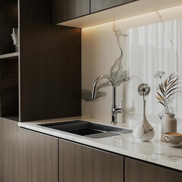 Single Handle Pull-Down Kitchen Faucet with Dual-Function Sprayer in Chrome