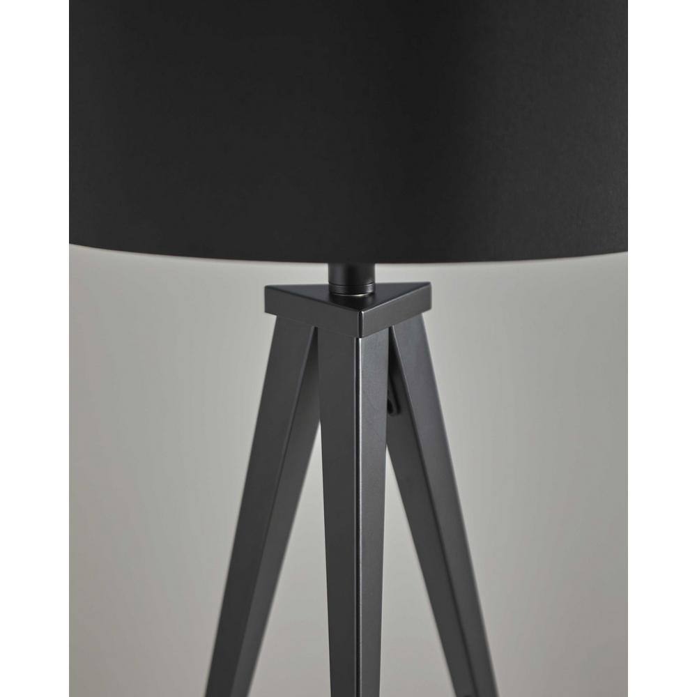 Black Metal Tripod Table Lamp with Drum Shade