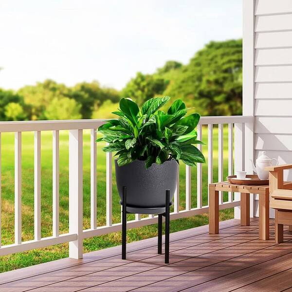 Large Black Plastic Round Indoor/Outdoor Planter with Saucer (12