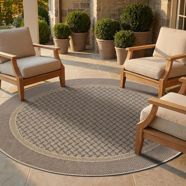 Naturalistic Symmetry Natural-Black 5 ft. Casual Flatwoven Geometric Polypropylene Round Indoor/Outdoor Area Rug
