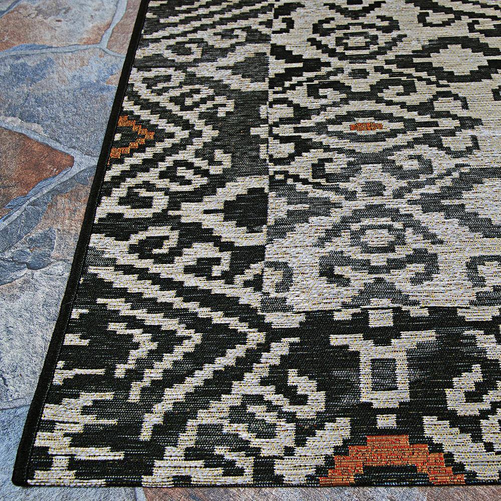 Dolce Smoke Gray Easy-Care Indoor/Outdoor Area Rug, 2'3" x 3'11"