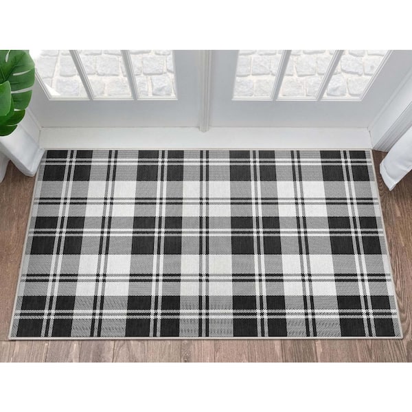 Black 3 ft. 3 in. x 5 ft. Apollo Plaid Farmhouse Geometric Area Rug