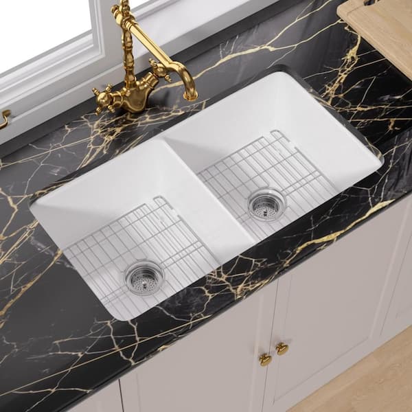 32 in. Fireclay Kitchen Sink Undermount White Kitchen Sink Double Bowl Fireclay Sink with Grid and Sink Strainer