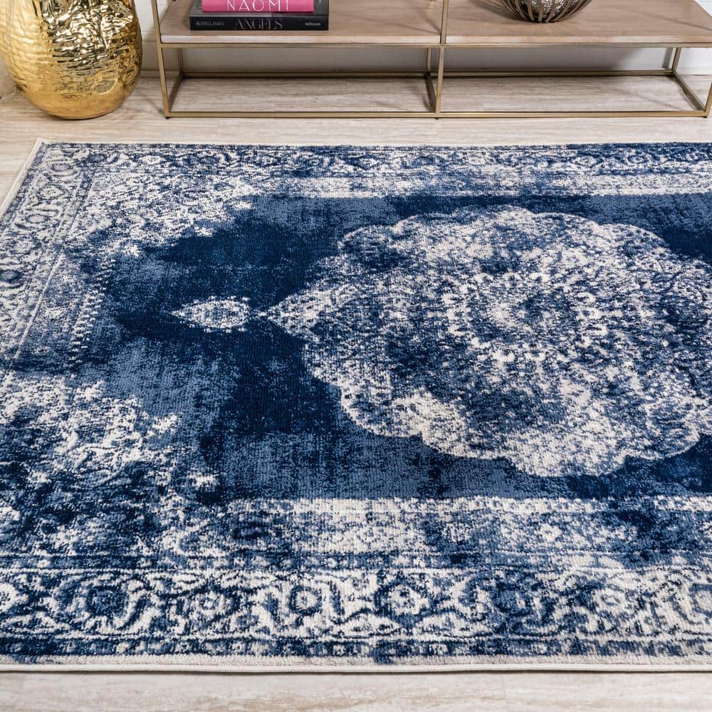 Elegant Navy/Ivory Persian Medallion 4' x 6' Synthetic Area Rug