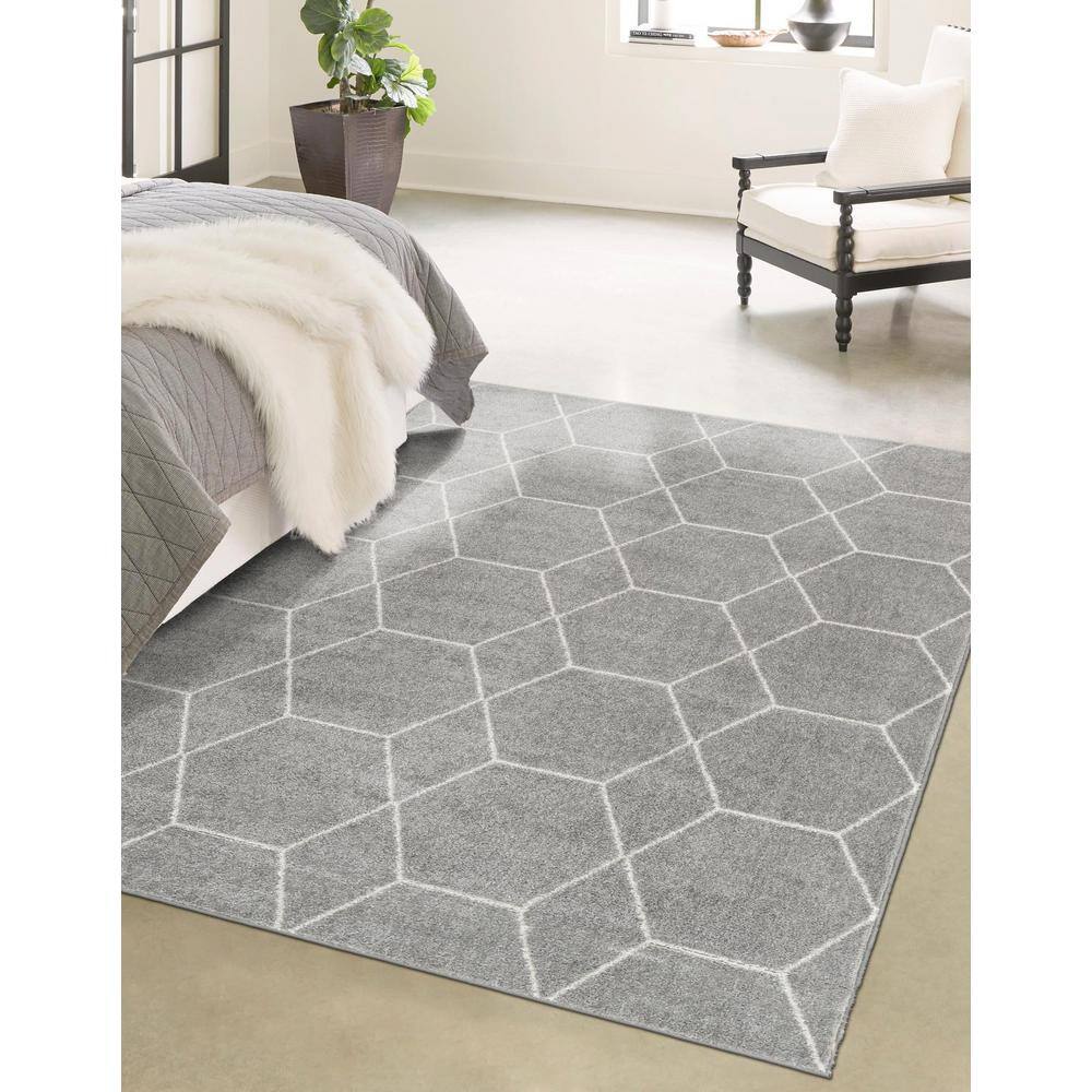 Light Gray Synthetic 8' x 10' Trellis Rectangular Rug