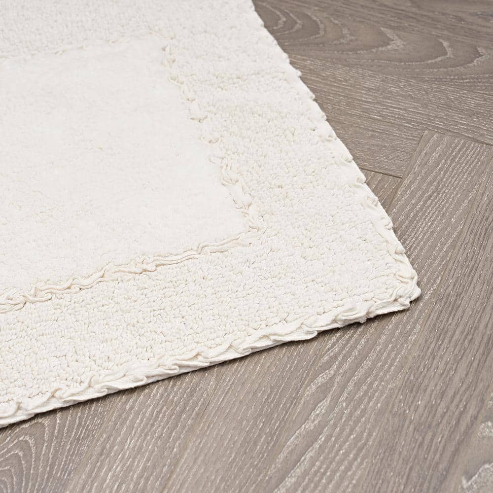 Ivory Cotton Ruffle Border 2-Piece Bath Rug Set