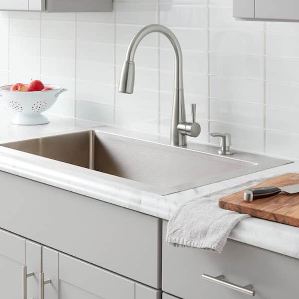 900 Series Single-Handle Pull-Down Sprayer Kitchen Faucet with Soap Dispenser in Stainless Steel