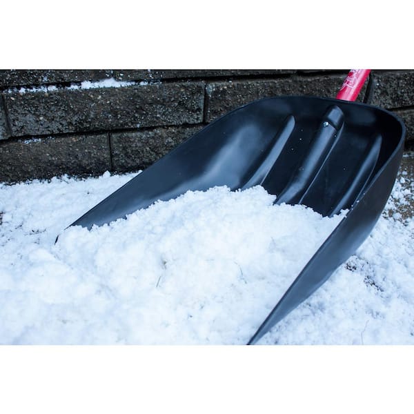 Bully Tools Bully Tools 92400 Snow/Mulch Scoop Shovel with Fiberglass  Handle and Poly D-Grip at