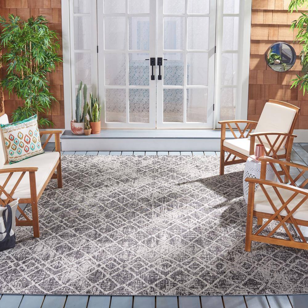 Black and Grey Geometric Indoor/Outdoor Area Rug 9' x 12'