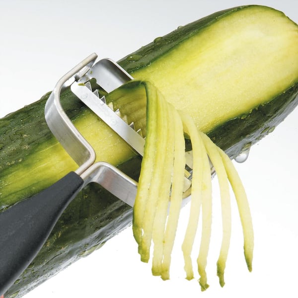 How to Use a Julienne Vegetable Peeler - It's a Veg World After All®