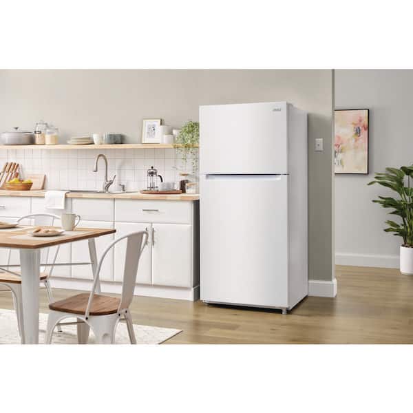 Vissani 18.1 cu. ft. Top Freezer Refrigerator in White, Garage