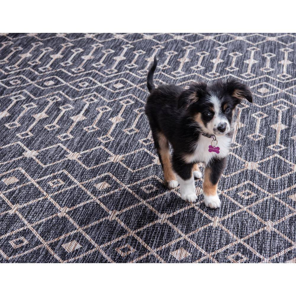 Charcoal Gray Trellis Synthetic 8' x 11'4" Outdoor Rug