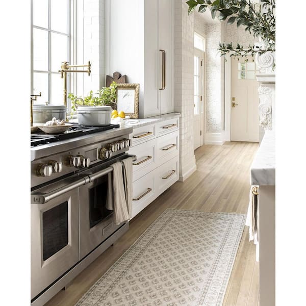 Nabela Noor Home Shanti Traditional Grey  2 ft. x 7 ft. Machine Woven Area Rug