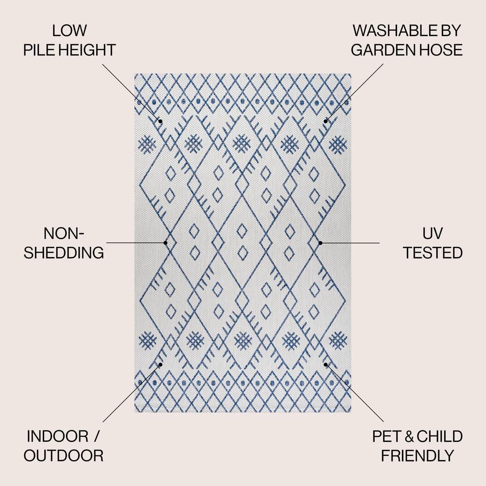 Ivory/Navy Boho Moroccan 4'x6' Synthetic Area Rug
