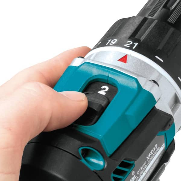 Makita 1.5 Ah 18V LXT Lithium-Ion Compact Cordless 1/2 in. Variable Speed  Driver Drill Kit with Tool Bag XFD10SY - The Home Depot