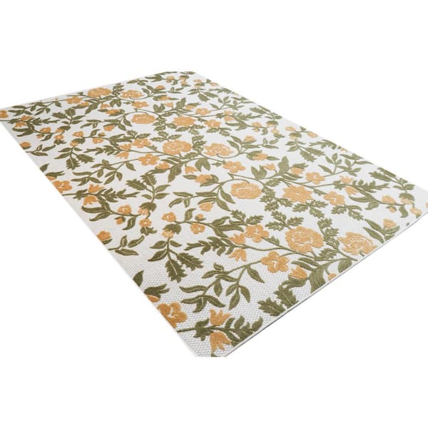 Veranda Ivory/Gold 5 ft. x 8 ft. (5 ft. x 7 ft. 6 in.) Floral Transitional Indoor/Outdoor Area Rug