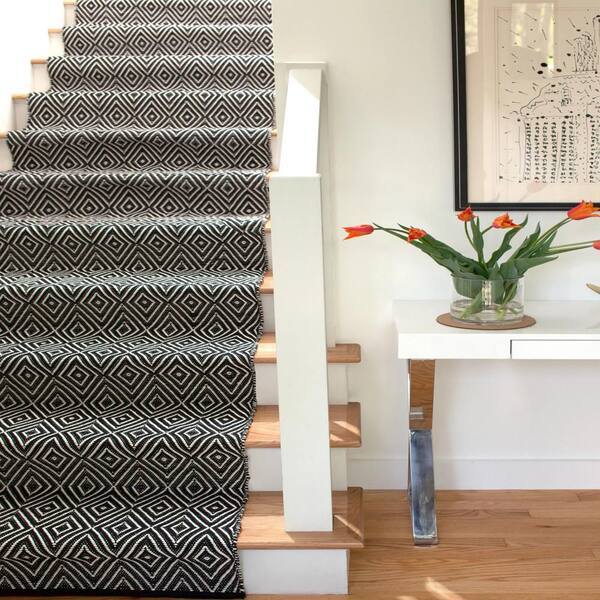 Diamond Handwoven Black/Ivory 3 ft. x 18 ft. Outdoor Runner Rug