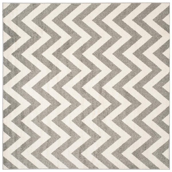 SAFAVIEH Amherst Dark Gray/Beige 5 ft. x 5 ft. Square Chevron Geometric Area Rug