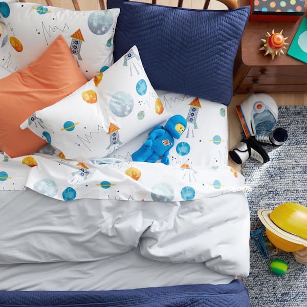https://images.thdstatic.com/productImages/89dc05bf-e957-432f-b509-c84ac83b2fe5/svn/company-kids-by-the-company-store-bedding-sets-30339p-fq-multi-a0_600.jpg