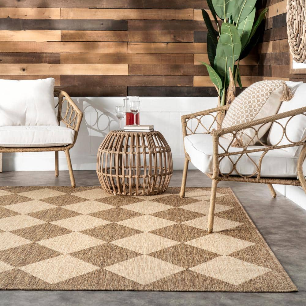 Sabina Brown and Beige Synthetic Diamond Trellis Indoor/Outdoor Area Rug