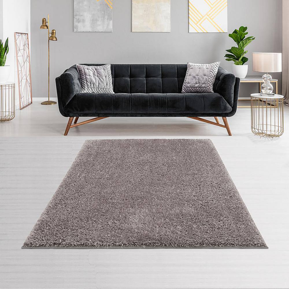 Luxurious 5' x 7' Gray Synthetic Easy Care Shag Area Rug