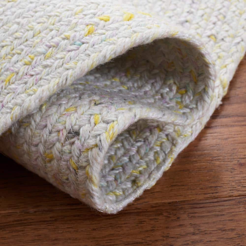 Ivory & Yellow Handwoven Synthetic 3' Round Braided Rug
