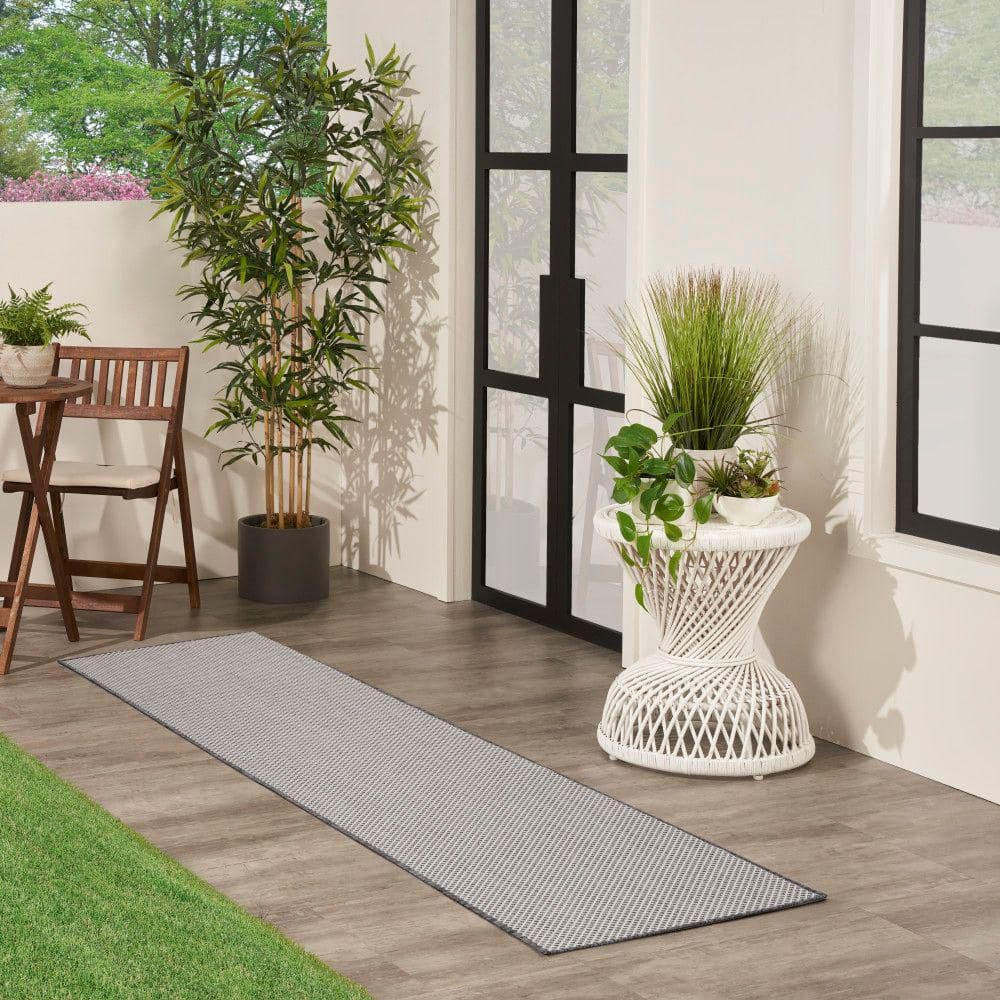 Ivory Charcoal Geometric Synthetic 26'' Easy Care Outdoor Rug