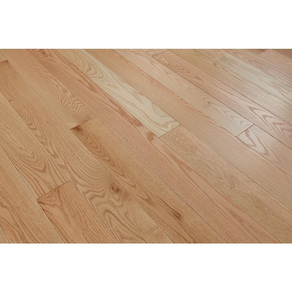Bruce Time Honored Aged Natural Oak .75 in. T x 5 in. W Solid Hardwood Flooring (23.5 sq. ft./case)