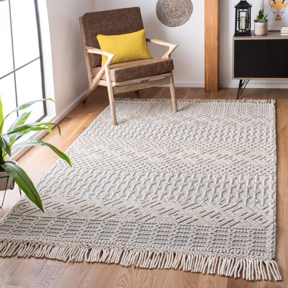 Handwoven Ivory & Grey Wool Area Rug - 5' x 8' Beach House Style