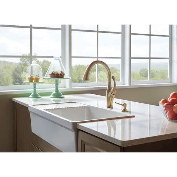 Addison Single-Handle Pull-Down Sprayer Kitchen Faucet with MagnaTite Docking in Champagne Bronze