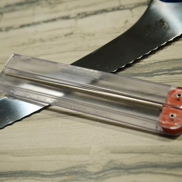 DMT 9.5 in. Diafold Serrated Knife Sharpener Coarse Handheld Sharpener FSKC  - The Home Depot