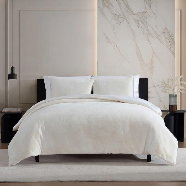 Signature 3-Piece Ivory Faux Fur Polyester King Comforter Set