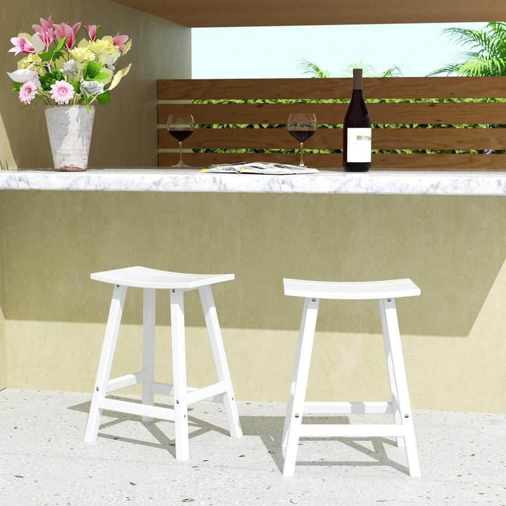 24 in White Plastic Counter Height Outdoor Bar Stool (2-Pack)