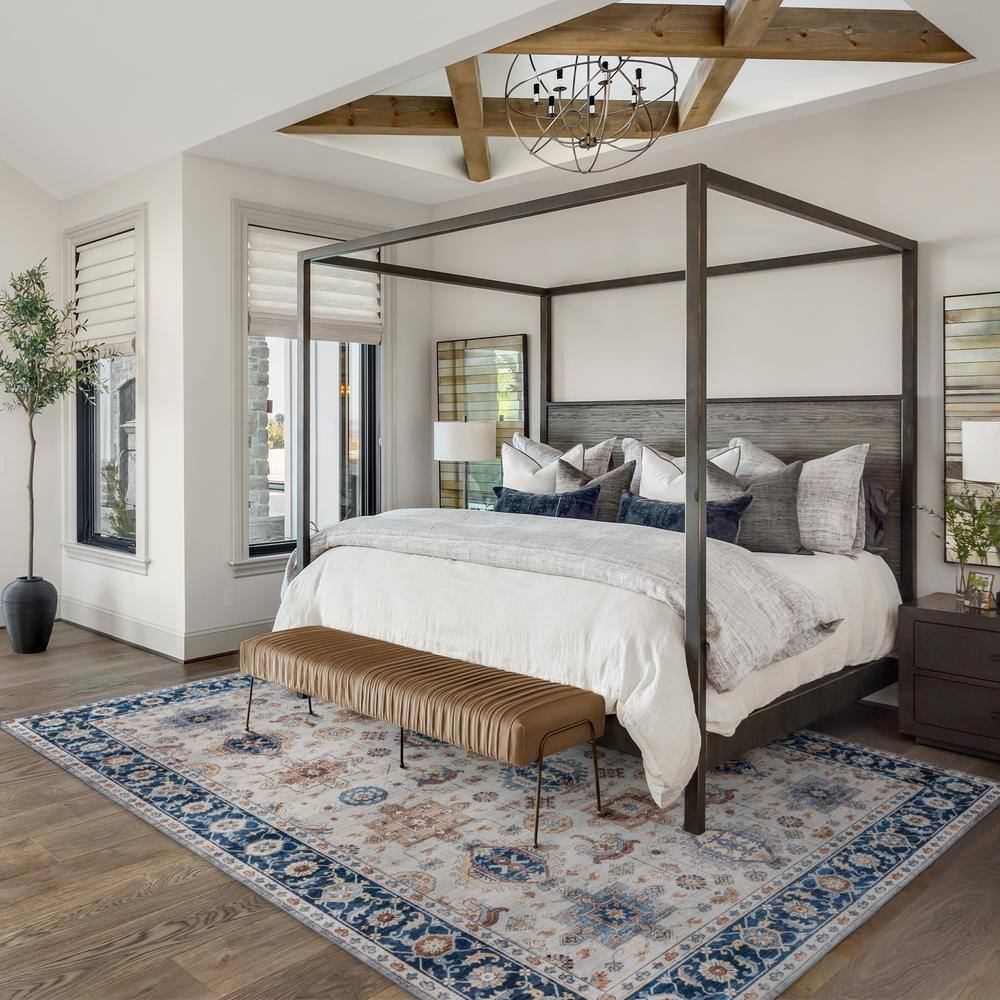 Micah Blue and Ivory Traditional Washable 6' x 9' Area Rug