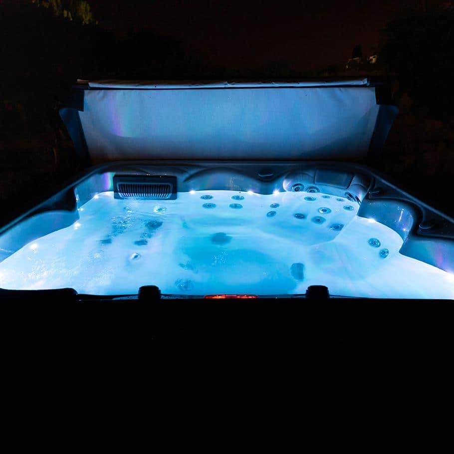 New York 6-Person Ice White Acrylic Square Hot Tub with Ozonator