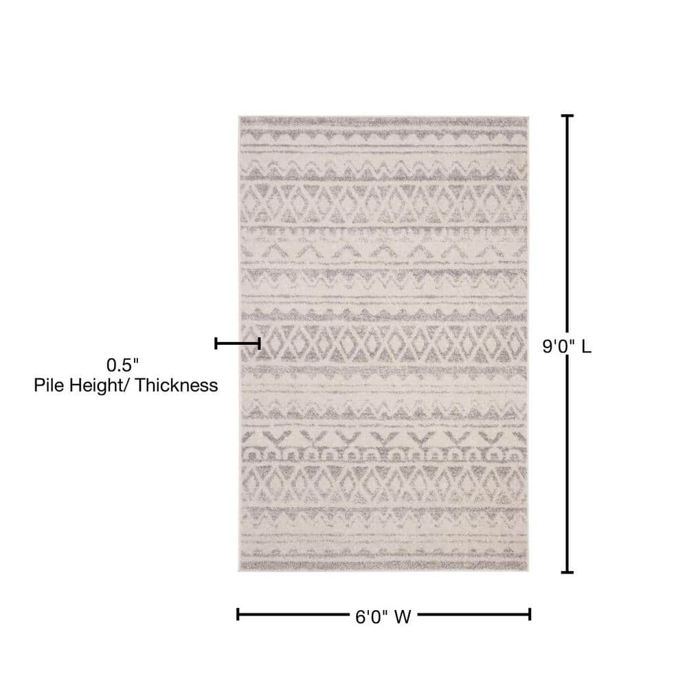 Ivory and Grey 6' x 9' Synthetic Reversible Area Rug