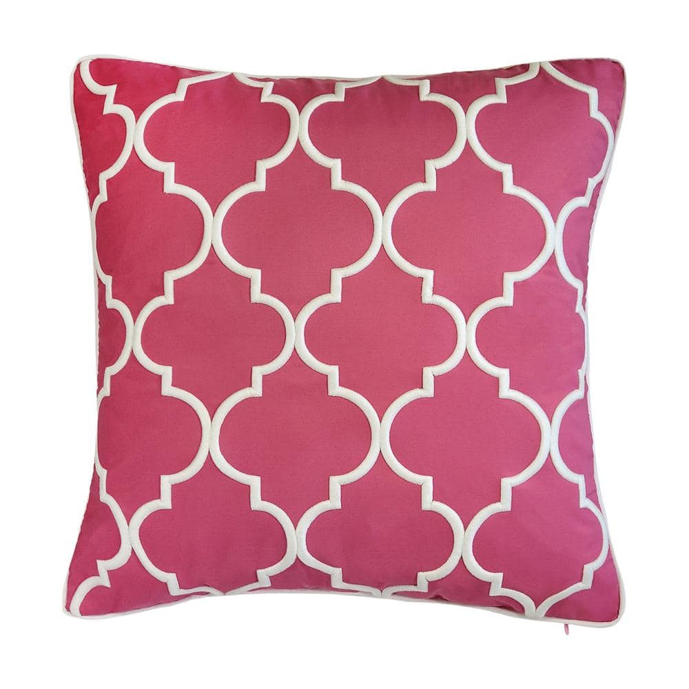 Fuchsia/White Oversized Embroidered Quarterfoil Indoor/Outdoor 20 x 20 Deco