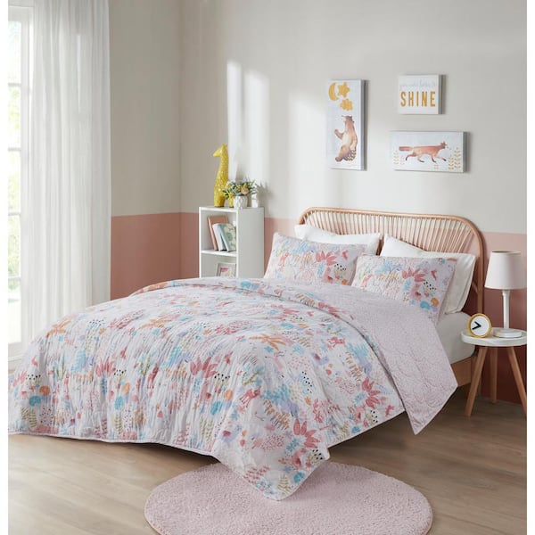 Kinsley 2-Piece Blush Twin Woodland Animals Reversible Cotton Quilt Set