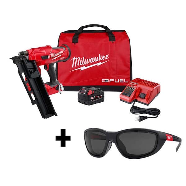 Milwaukee M18 FUEL 3-1/2 in. 18-Volt 21-Degree Lithium-Ion Brushless Framing Nailer Kit and Polarized Tinted Safety Glasses