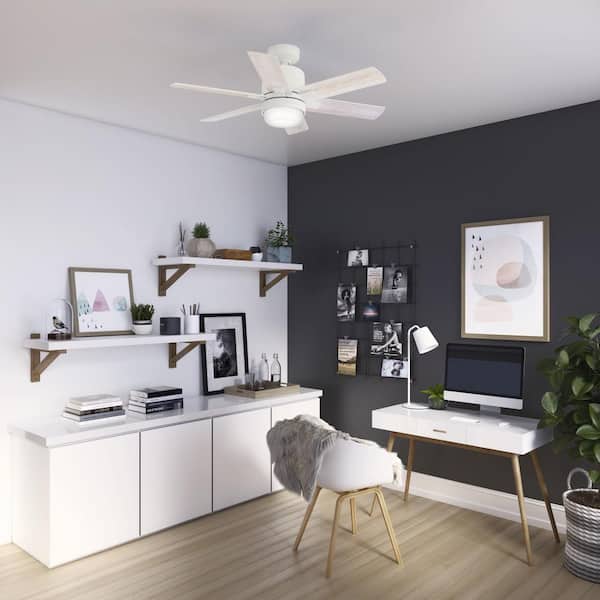 Hunter - Radeon 44 in. Indoor Matte White Smart Ceiling Fan with Light Kit and Wall Switch