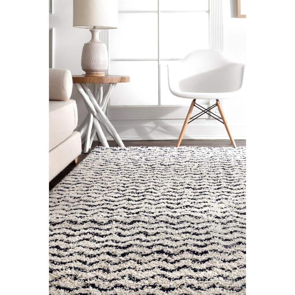 Navy and White Chevron Shag Area Rug, 5' x 8'