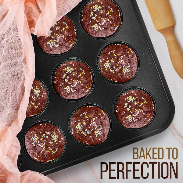 Pampered Chef - Keep your baked goods fresh for longer with our Medium  Cover & Store Lid. It adjusts to fit four of our most popular bakeware pans—Brownie  Pan, Medium Sheet Pan
