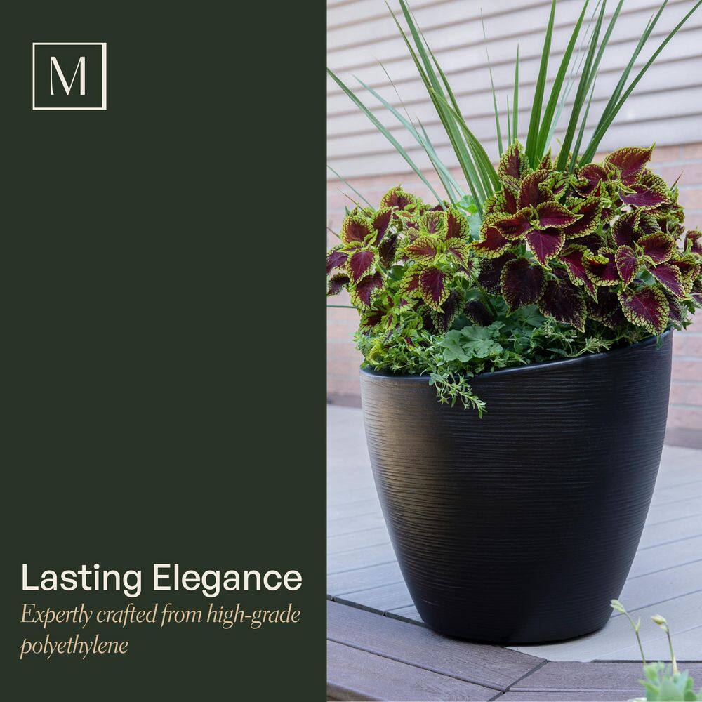 Modesto 20" European Flair Black Polyethylene Planter