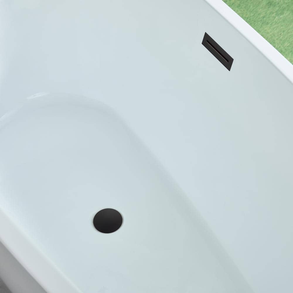 White Acrylic Freestanding Soaking Bathtub with Matte Black Overflow