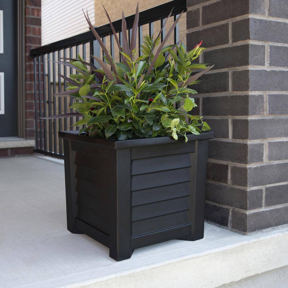 Lakeland Black Resin Planter with Water Reservoir